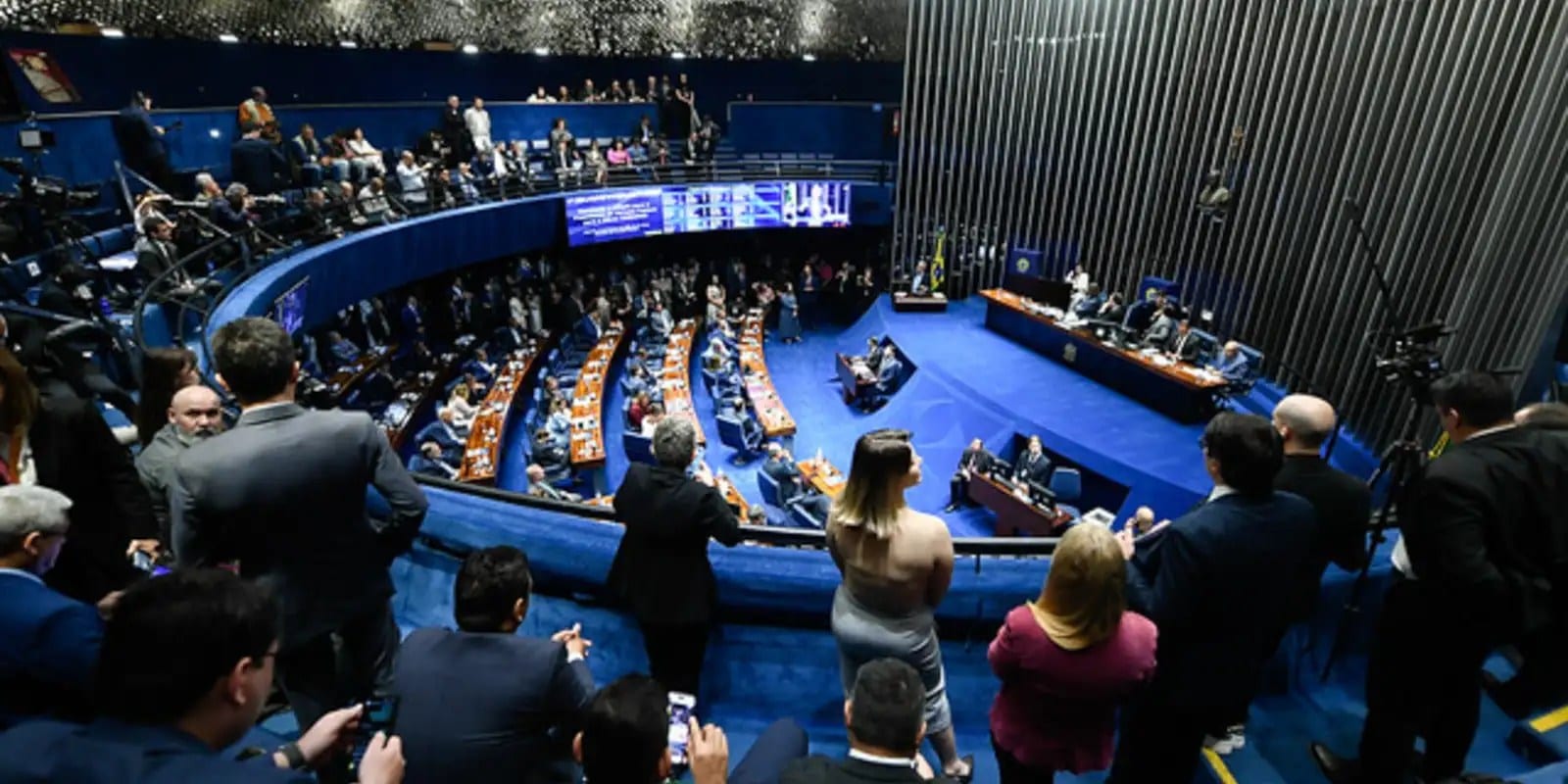 Senado avalia PEC que propõe redução da jornada de trabalho e dois dias de descanso semanais