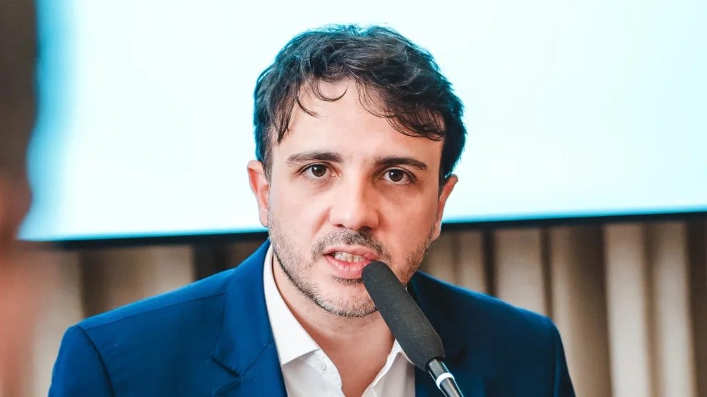 Ministro do TSE suspende campanha de Renan Santos à Presidência por omissão de perfis em redes sociais