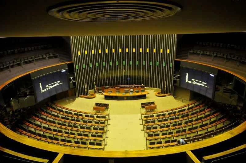 Congresso adia votação de pautas importantes para agosto