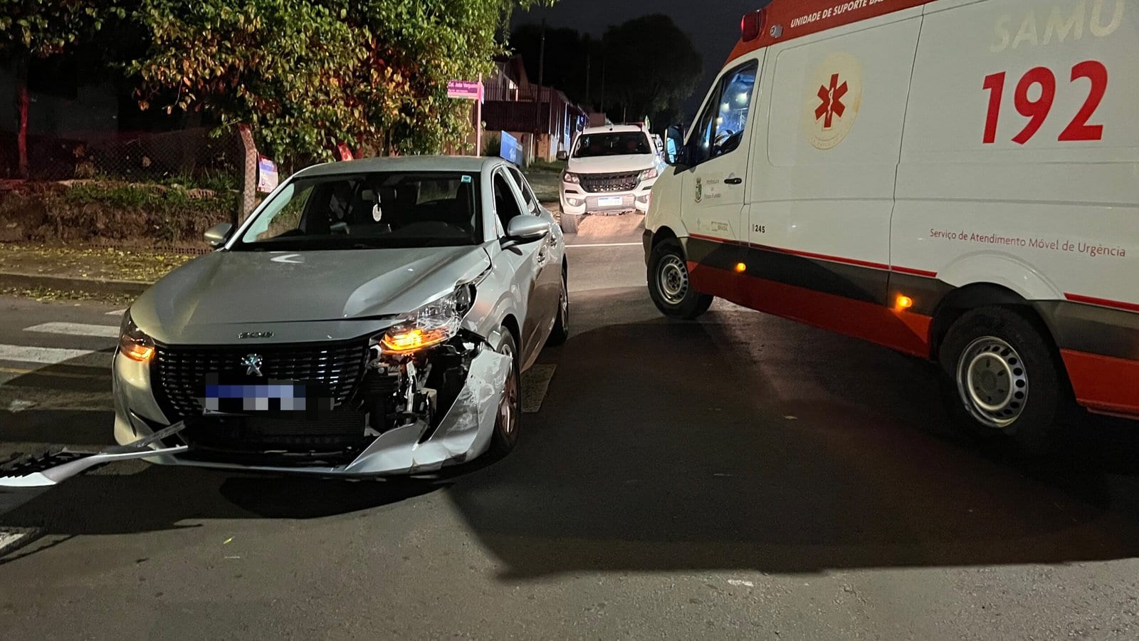 Acidente entre dois carros deixa gestante ferida na Vila Luiza, em Passo Fundo