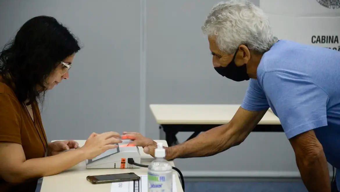 Quem votar neste domingo não precisa fazer a Prova de Vida do INSS