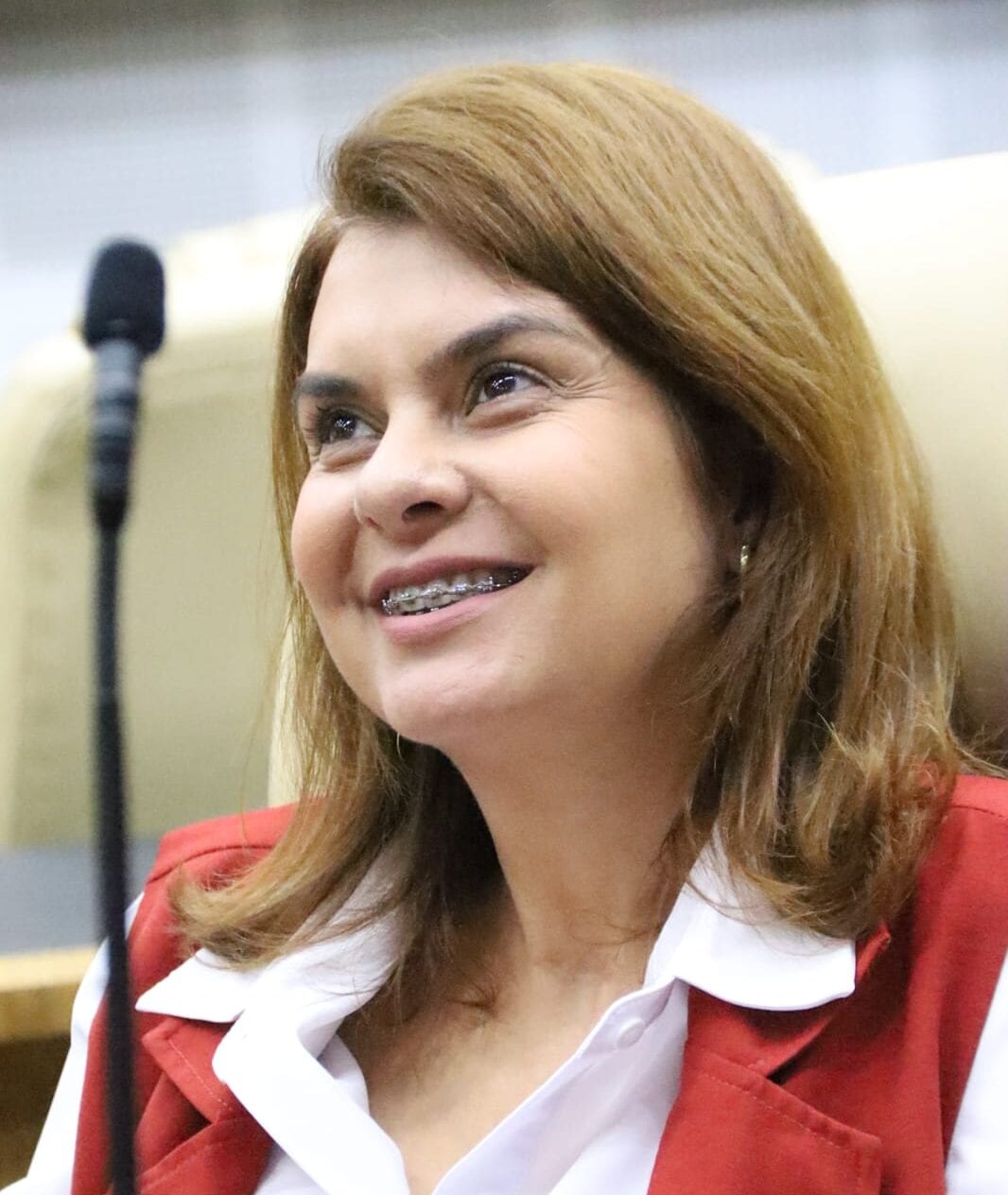 Professora Ludmylla reassume cadeira na Câmara de Goiânia pela 3ª vez em 2026