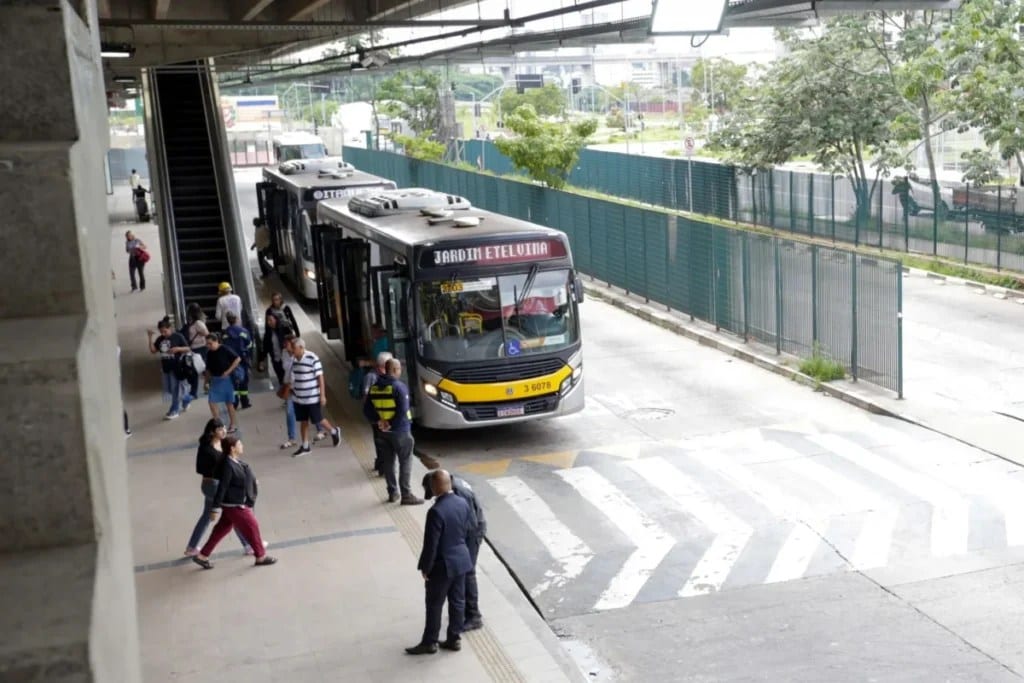 Prefeitura de São Paulo formaliza mais 12 meses para obrigações ambientais de terminal e corredores de ônibus em Itaquer