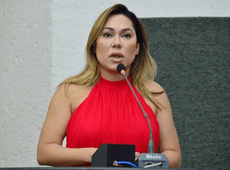 Luana recebeu só R$ 752 do Podemos antes de desistir da candidatura