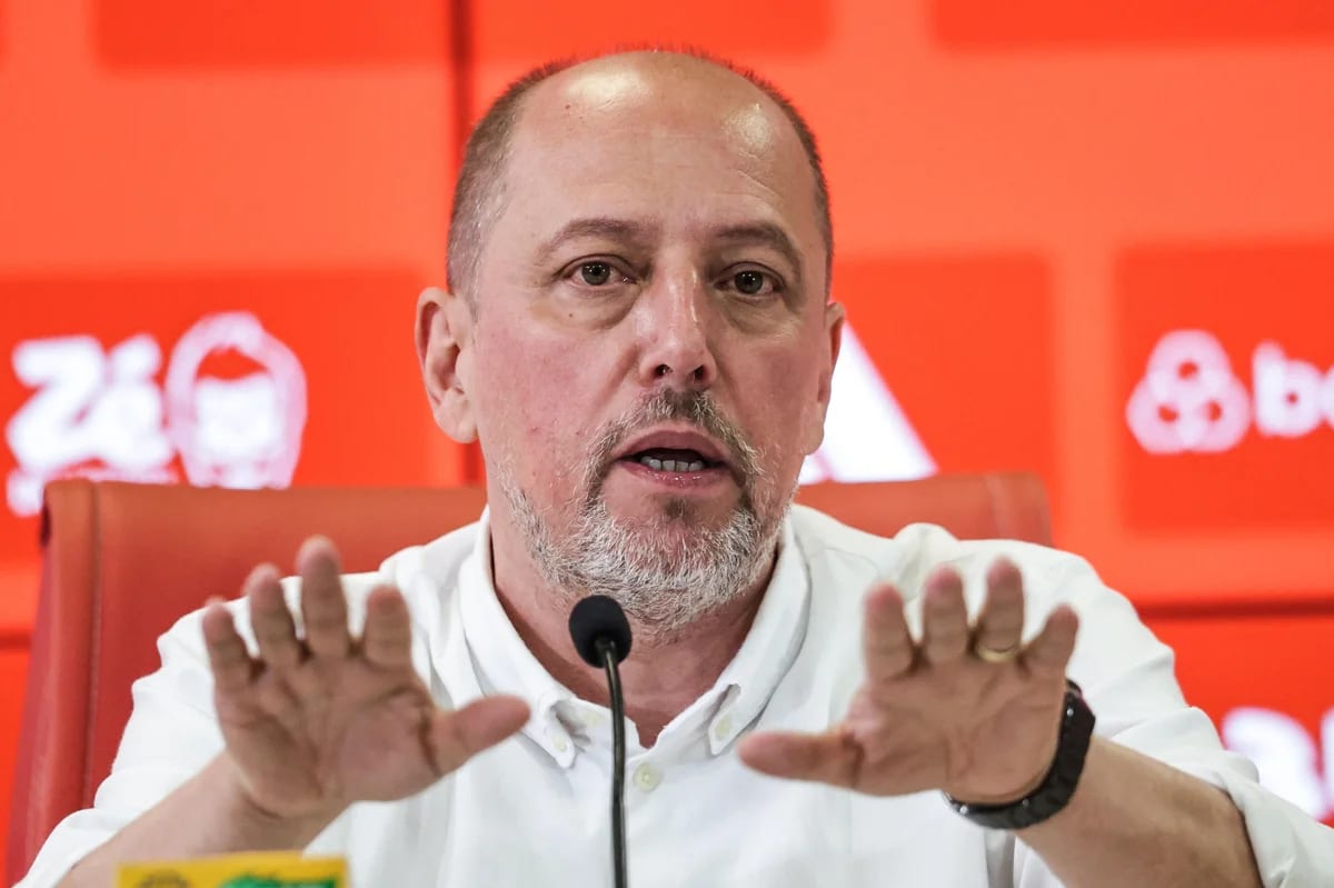 "Fomos assaltados": presidente do Inter detona arbitragem na derrota para o Fluminense