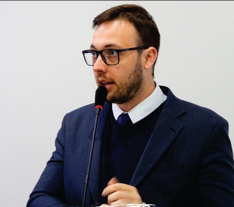 Criminosos invadem residência do prefeito de Balneário Pinhal