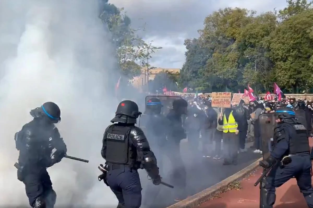 França: novos protestos sacodem país e terminam em confronto com a polícia