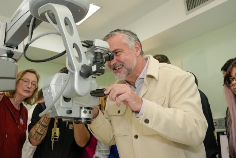 Pimenta assina termo da SBPC em defesa da ciência, democracia e SUS