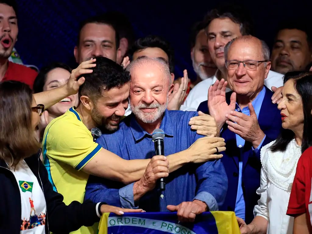 A imprensa, a vitória de Lula, o futuro do senador Flávio e o rumo do bolsonarismo