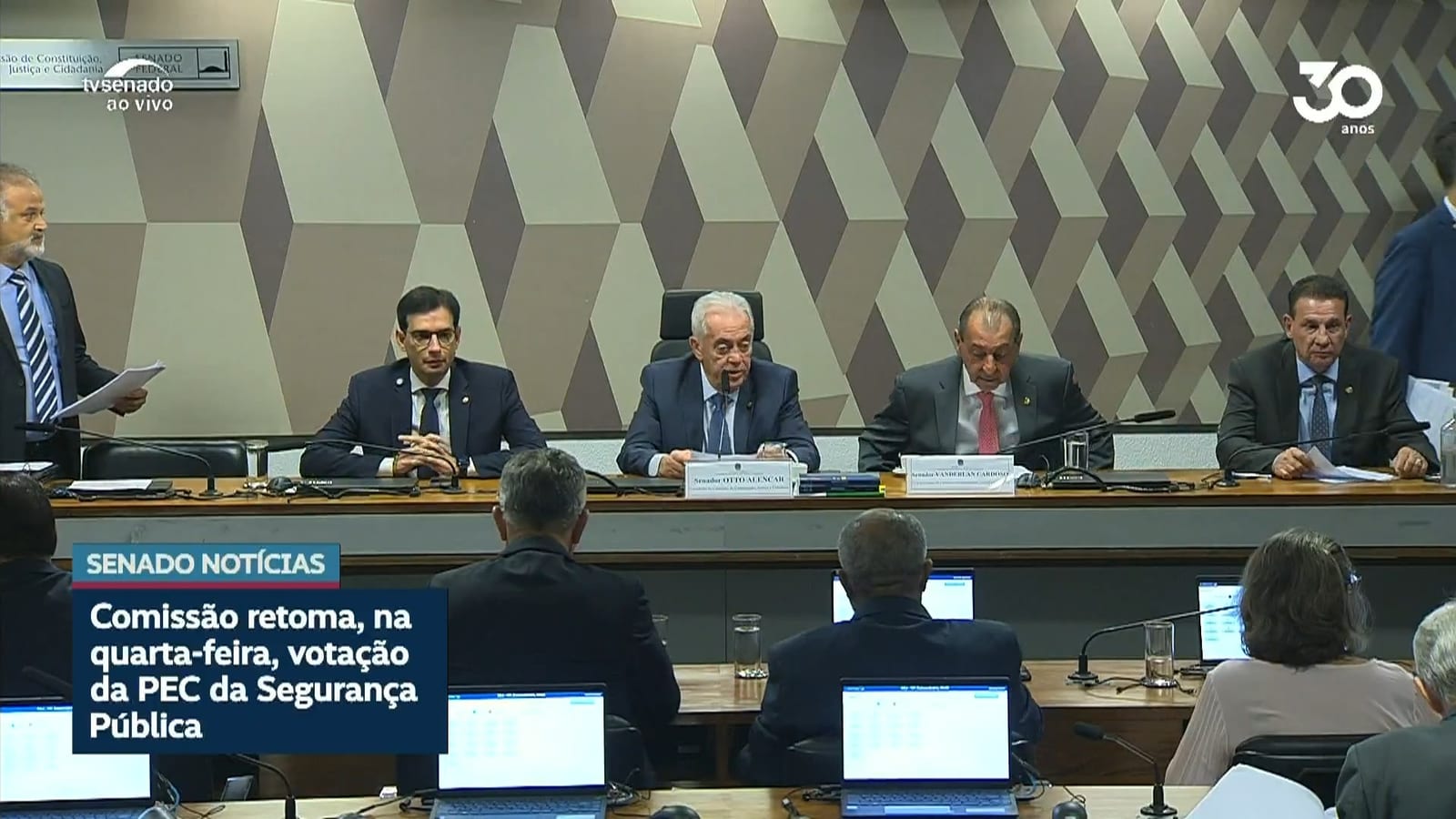 Vídeo: Comissão retoma votação da PEC da Segurança Pública nesta quarta