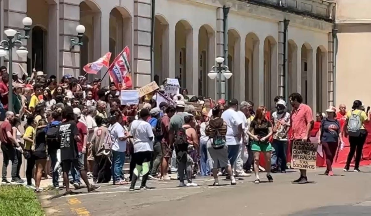 Estudantes da Esalq fazem ato pró‑Lula em Piracicaba