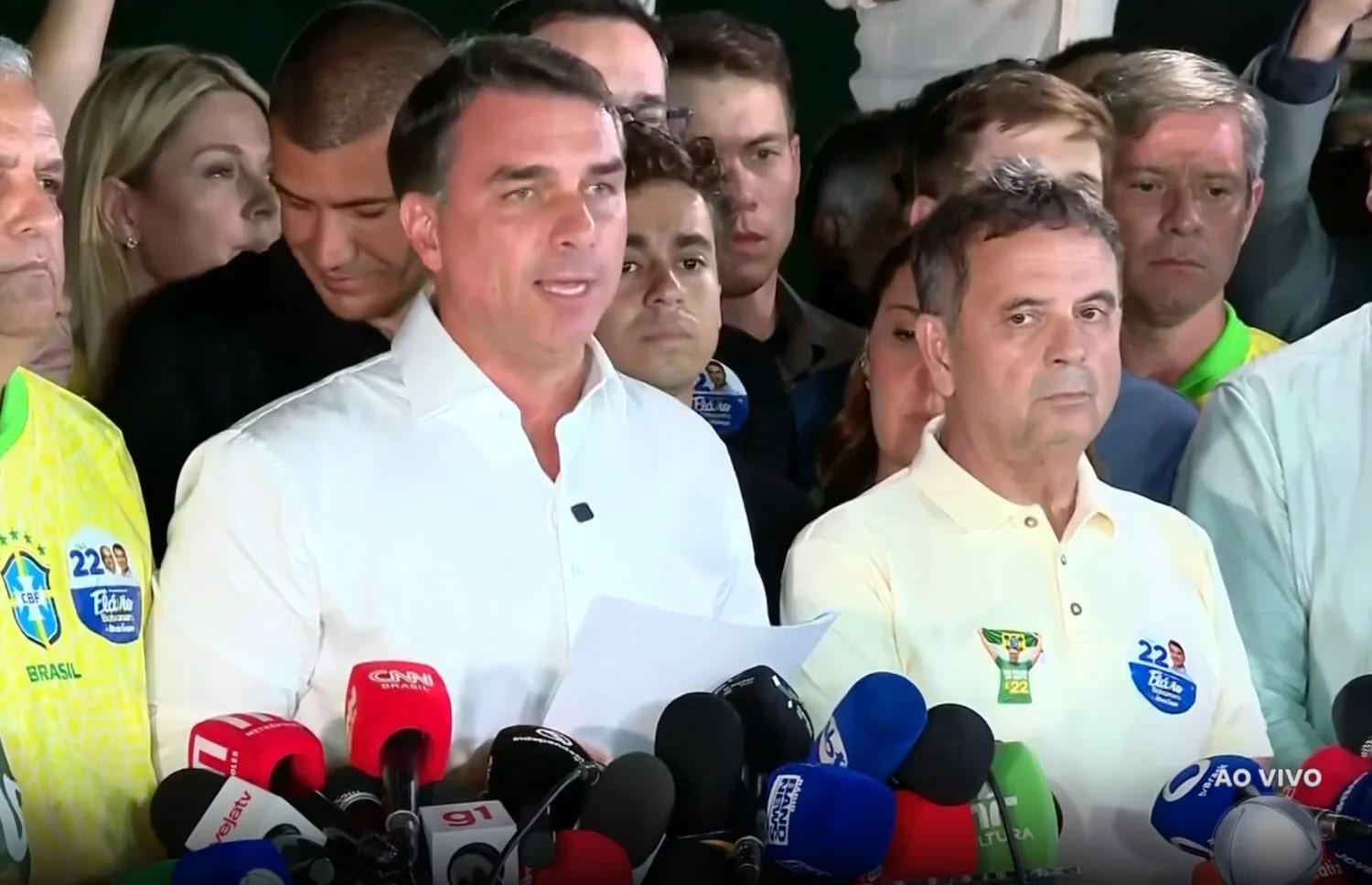 Flávio Bolsonaro não reconhece resultado e pede anulação das eleições após decisão de Zanin