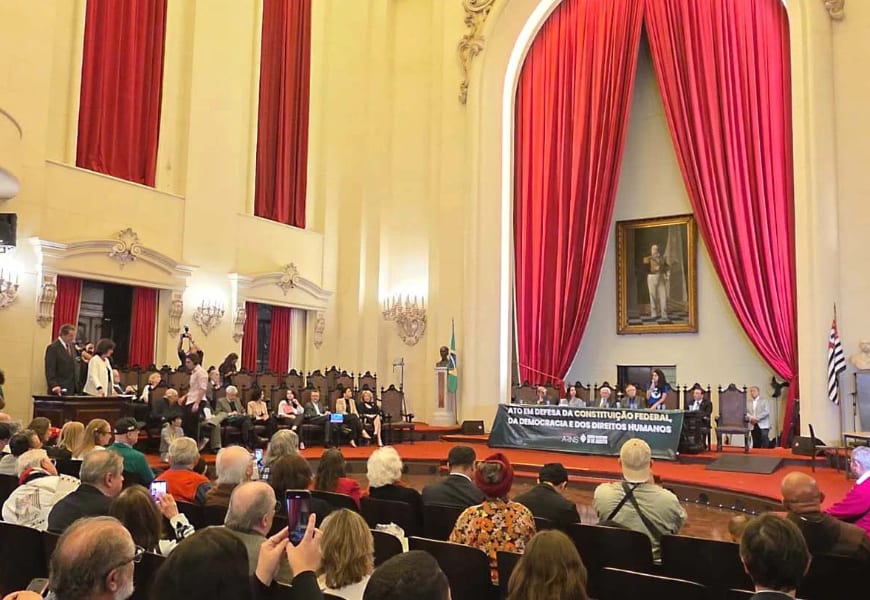 USP realiza ato em defesa da Constituição, democracia e direitos humanos