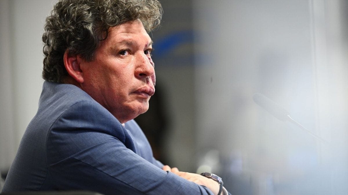 Ao vivo: comissão analisa parecer da MP que põe fim à taxa das blusinhas