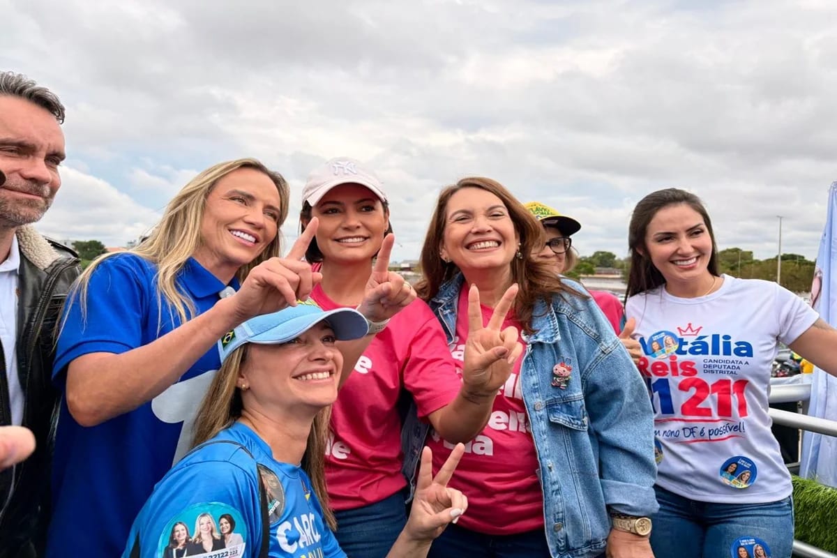 Bia Kicis mobiliza apoiadores no último dia de campanha no DF