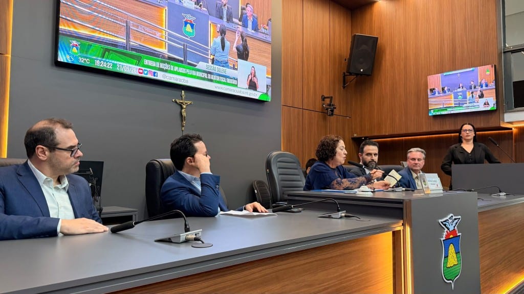 Câmara de Cuiabá homenageia 93 auditores e 22 profissionais do TCE-MT