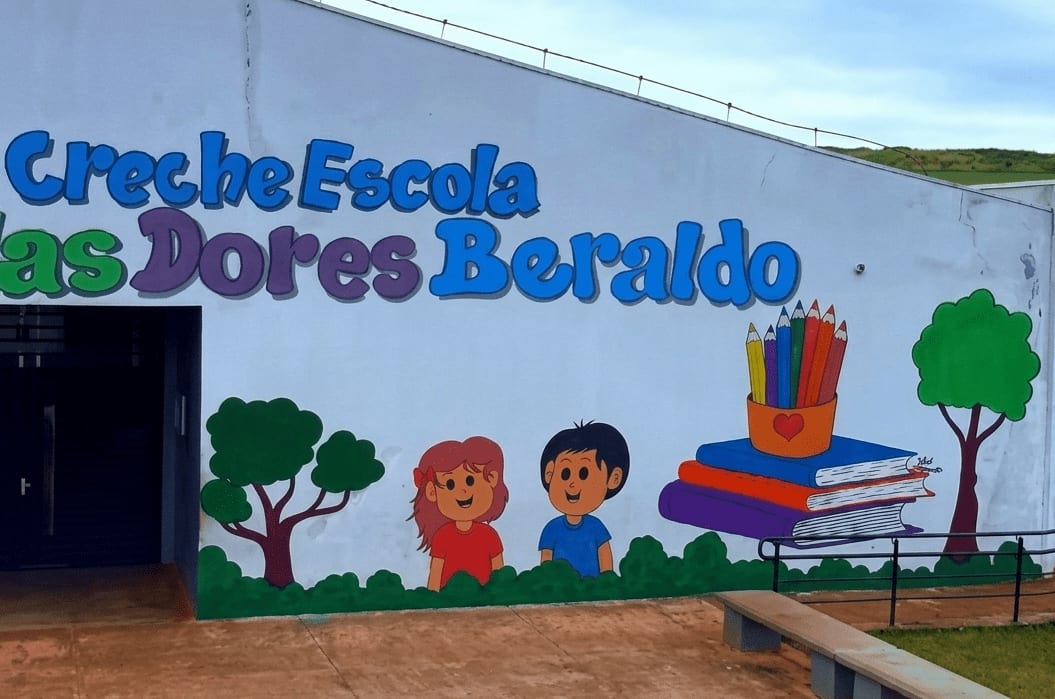 PREFEITURA REVITALIZA FACHADAS DAS ESCOLAS E CRECHE MUNICIPAL EM ARANDU