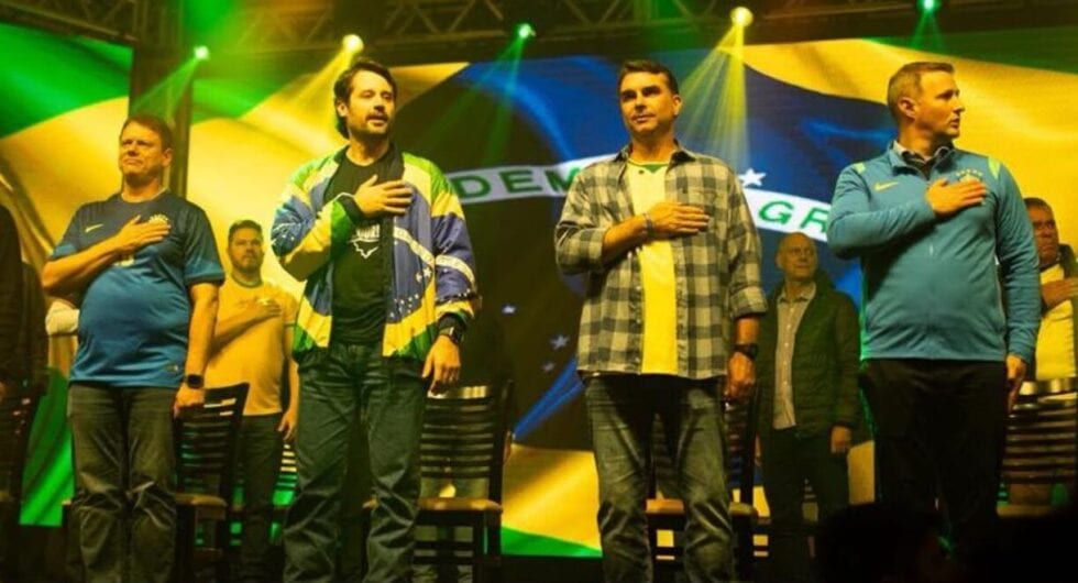 Flávio Bolsonaro e Tarcísio desembarcam em Presidente Prudente neste domingo