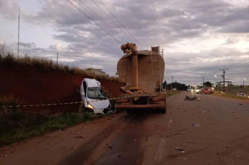 Acidente na RS-463, entre carro e caminhão, deixa casal morto, em Tapejara, norte do Rio Grande do Sul