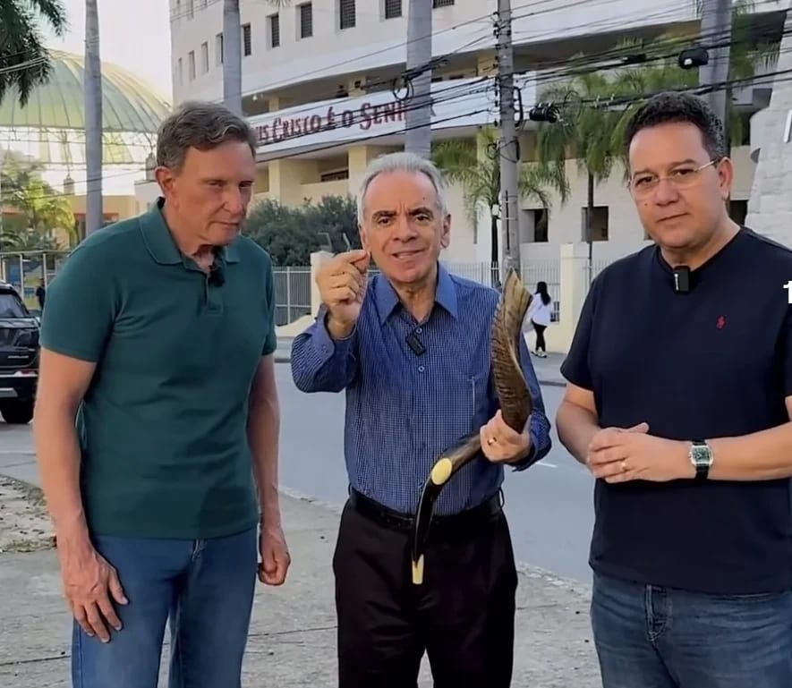 Honorilton Gonçalves toca trombeta e diz que é um ‘sinal de alerta’