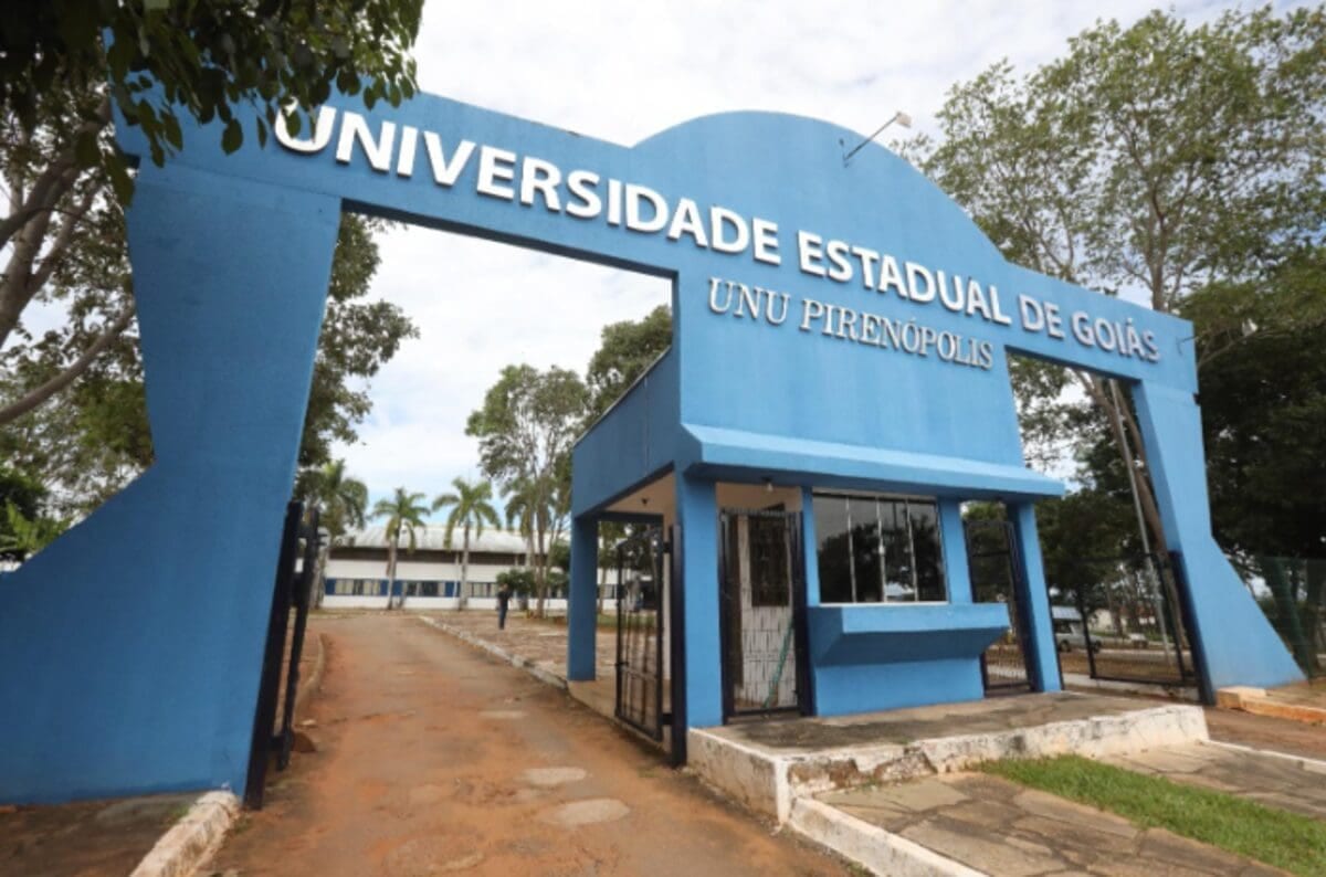 CCJ aprova parecer contra veto à homenagem em unidade da UEG em Pirenópolis