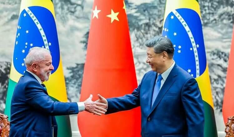 Presidente da China parabeniza Lula pela reeleição e diz que o país asiático tem uma relação “proeminente” com o Brasil