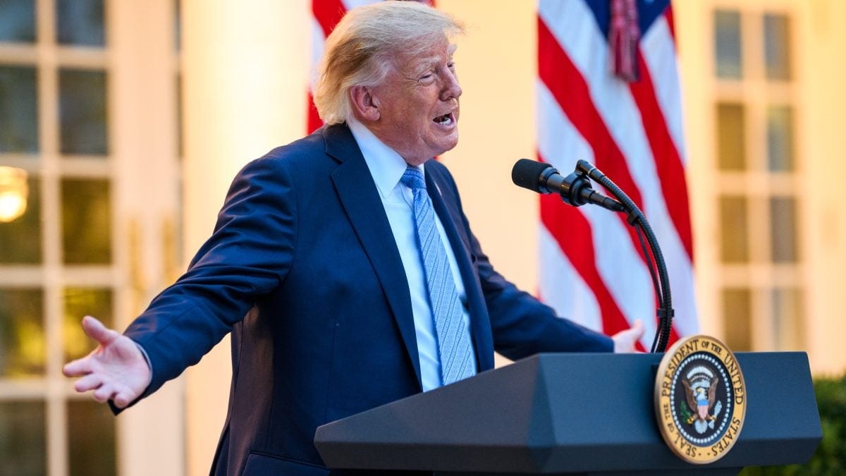 Trump volta a prometer US$ 5.000 se republicanos vencerem