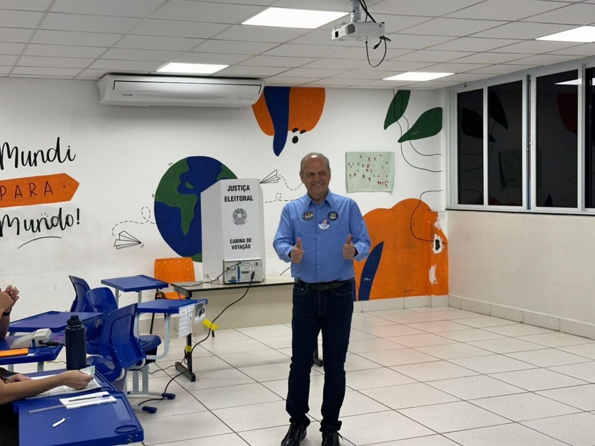 Ricardo Barros votou em Maringá e afirmou ser hora de repensar o país