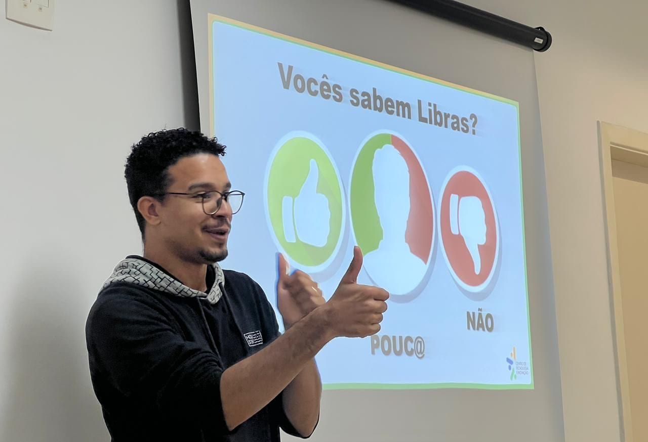 Governo de SP promove Curso Básico de Libras gratuito; inscrições serão abertas nesta quarta (7)