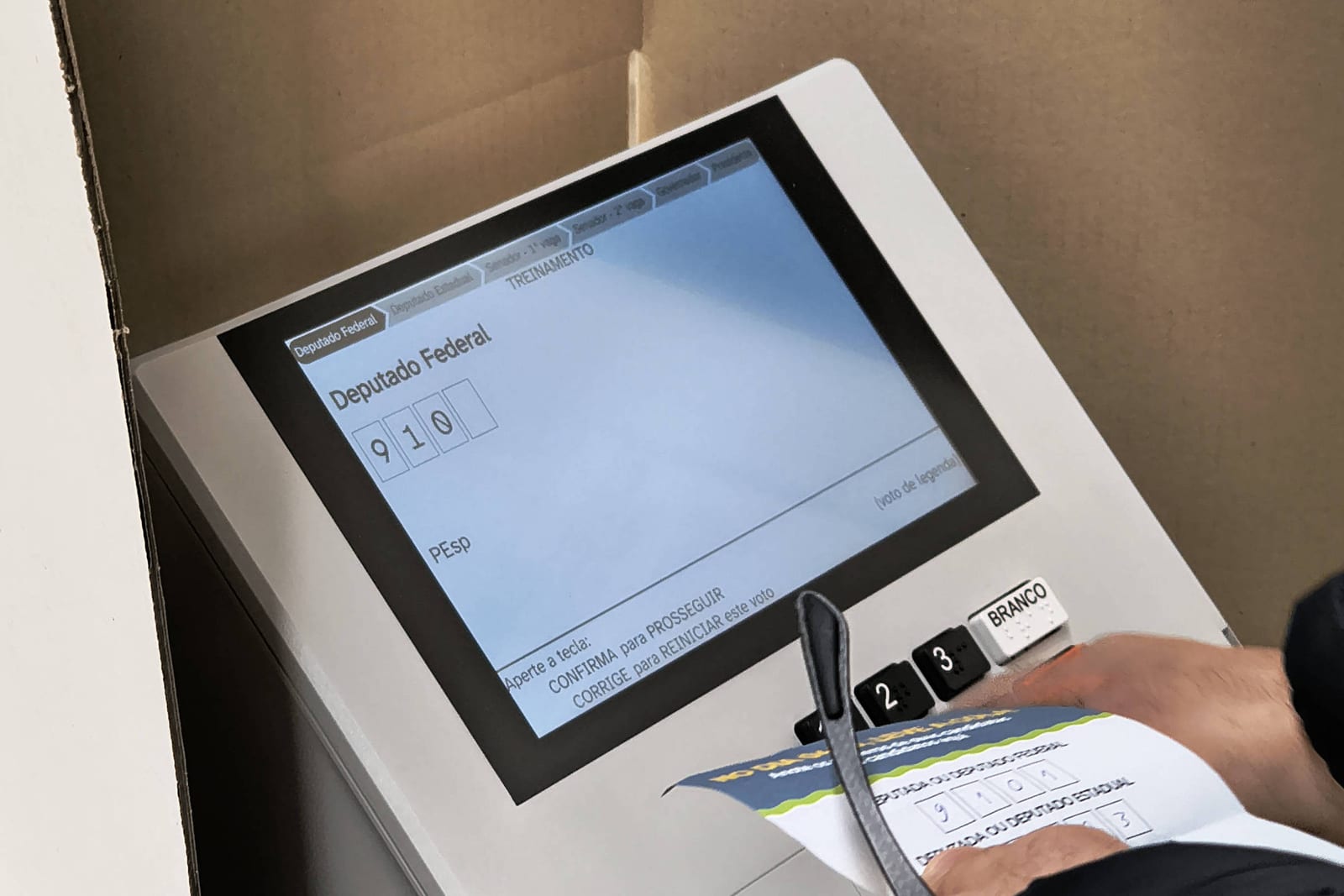 Urnas terão barra de progresso para orientar ordem de votação em 2026