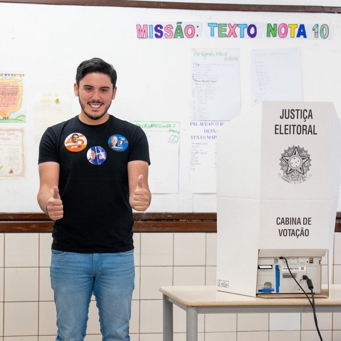 Alvinho Lira é eleito aos 20 anos após nova regra articulada pelo pai