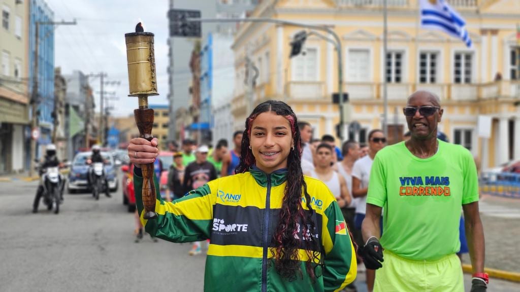 Pira da Pátria marca o início da Semana da Pátria e lembra que, 204 anos depois da Independência, o Brasil continua send