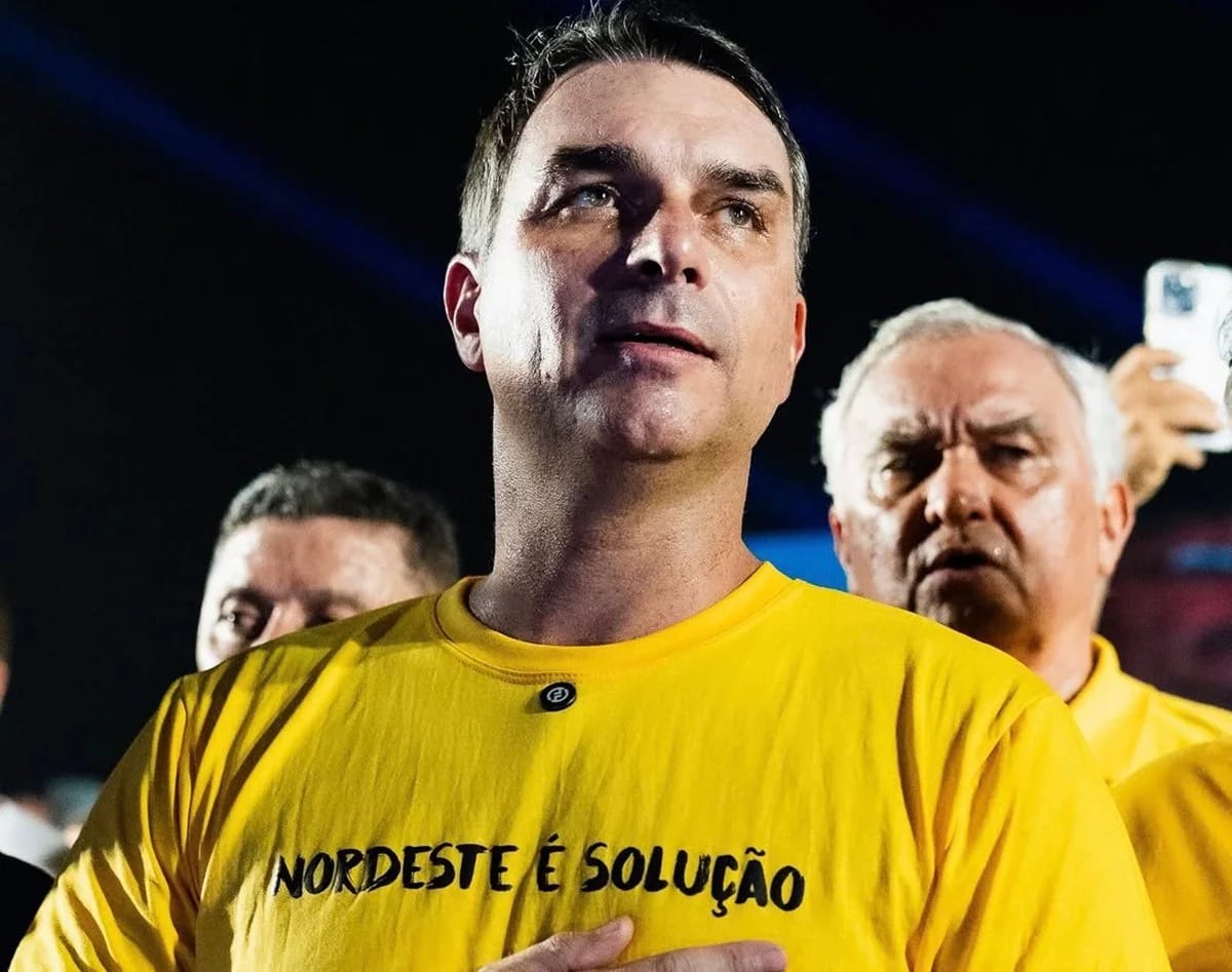 Flávio tentará aprovar PEC das horas trabalhadas após eleição, diz Sóstenes