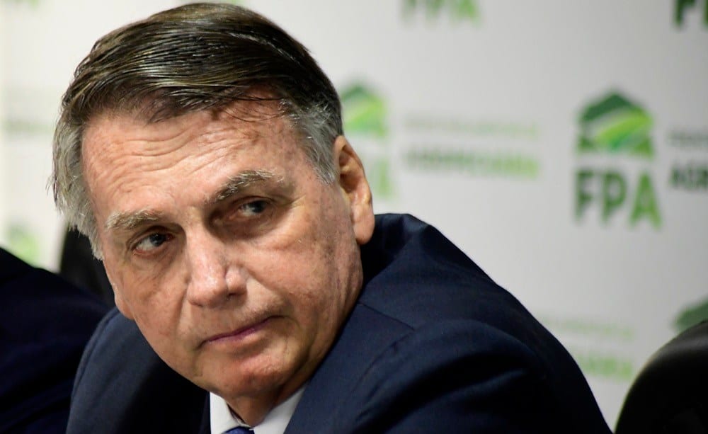 Bolsonaro pede a Nunes Marques suspensão da prisão até julgamento da ação sobre golpe