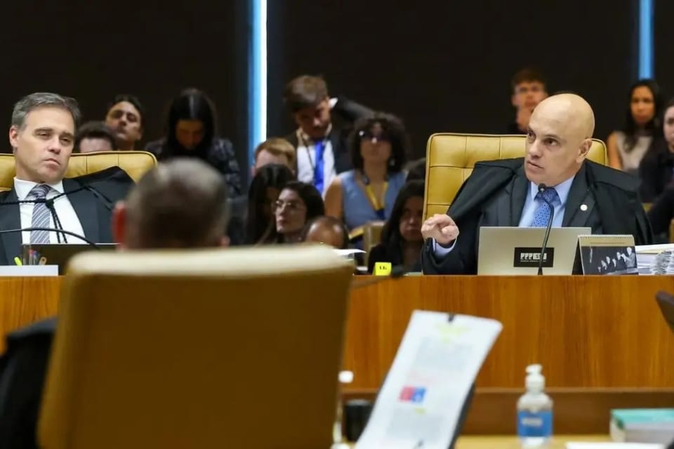 Mendonça pede sessão ‘pública, transparente, presencial’ no STF para analisar mensagens entre Moraes e Vorcaro
