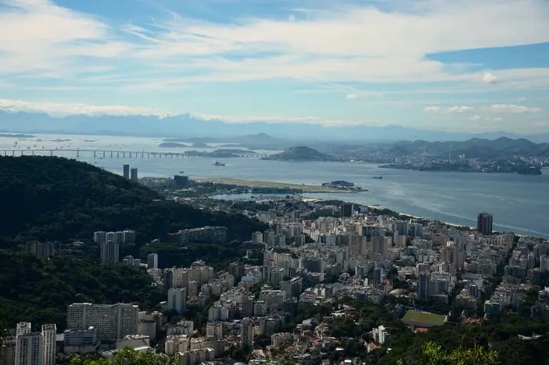 Regulação do Airbnb: aluguel por temporada pressiona preços e dificulta acesso à moradia