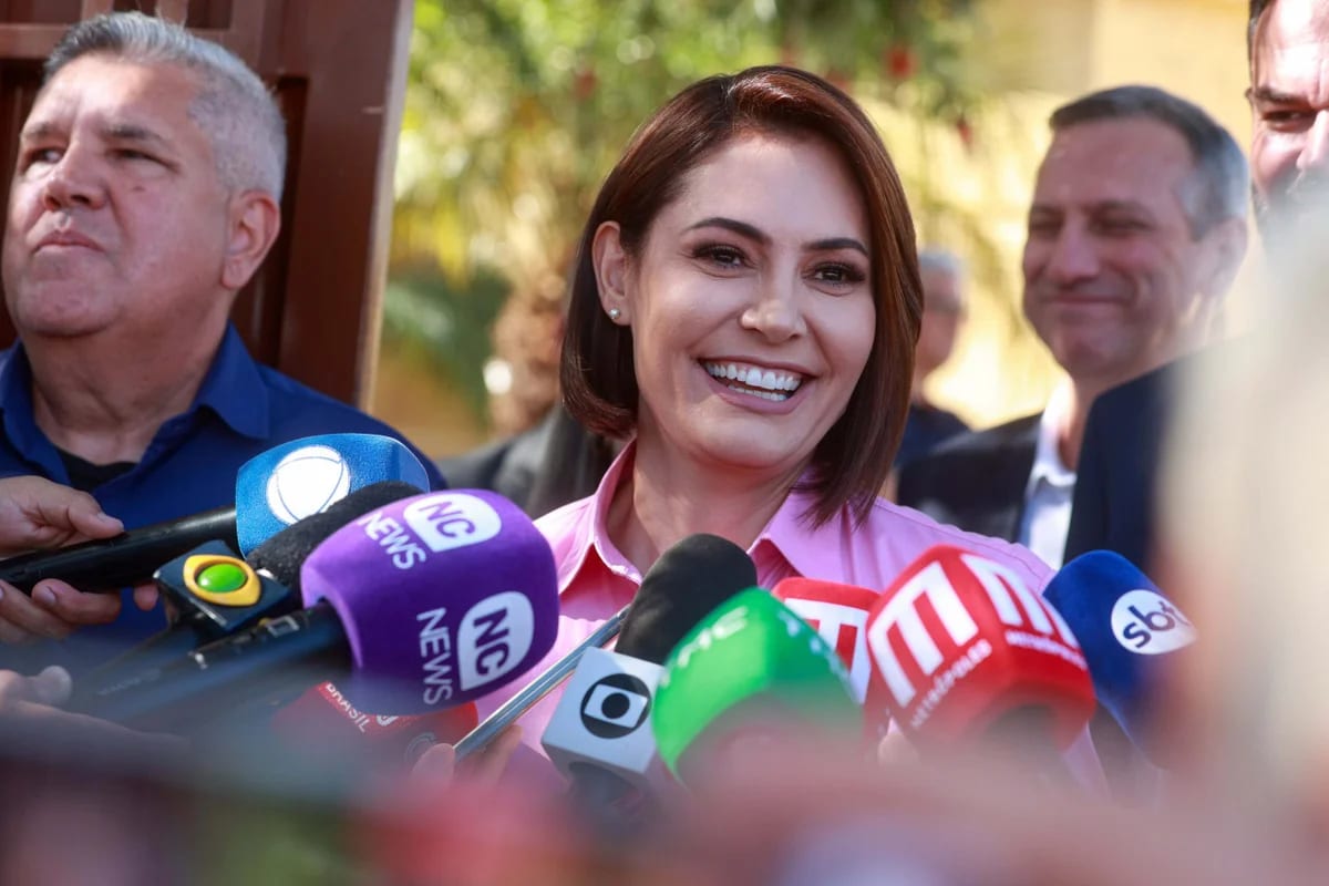 Igape: Michelle Bolsonaro lidera disputa ao Senado no Distrito Federal