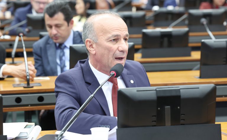 Projeto de lei exige atendimento remoto a pessoas com deficiência