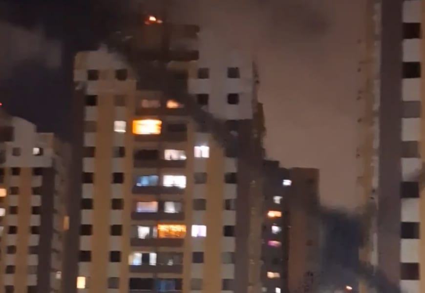 Panelaços são realizados em todo o país em repúdio a Flávio Bolsonaro