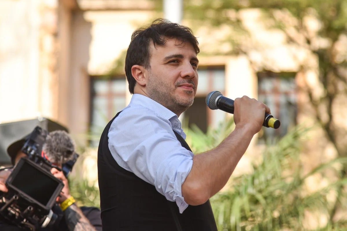 Renan Santos diz apoiar vacinação, mas tema fica fora do plano de governo