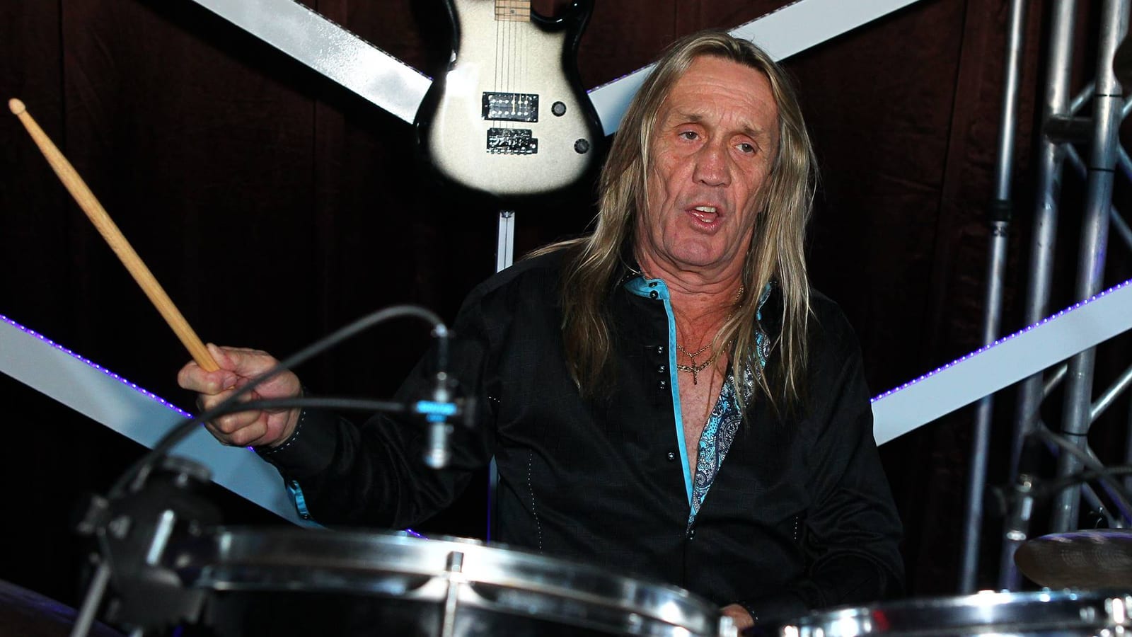 Nicko McBrain negou partida de golfe com Trump: ‘deveria estar preso’