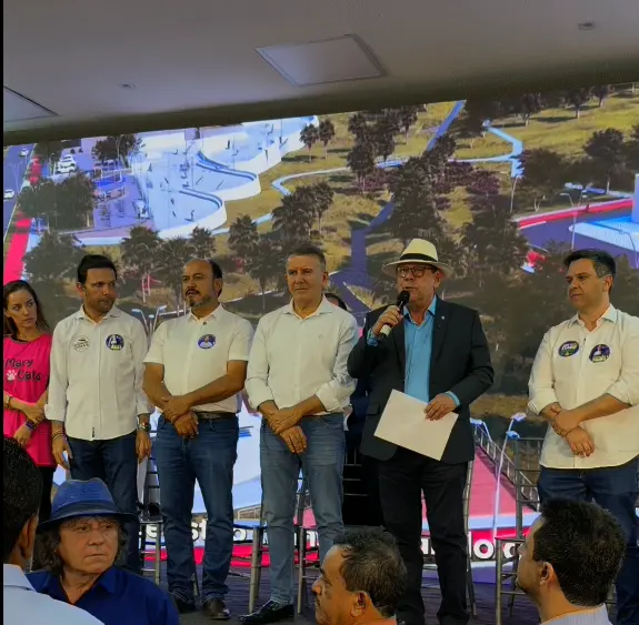 Podemos oficializa Ronaldo Dimas e Vanderlei Luxemburgo ao Senado