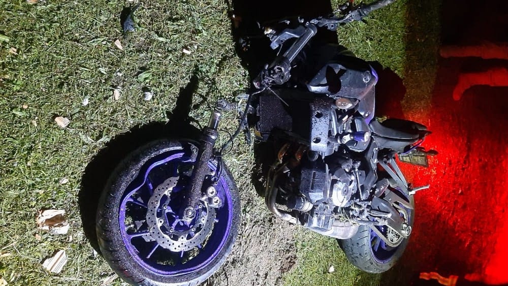 Motociclista fica ferido após colidir contra muro em Três Barras, no Planalto Norte
