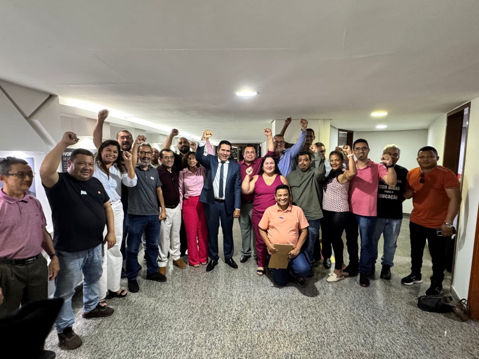 Marcus Marcelo homenageia professores, destaca PCCR e assegura que seguirá como voz ativa na defesa da categoria