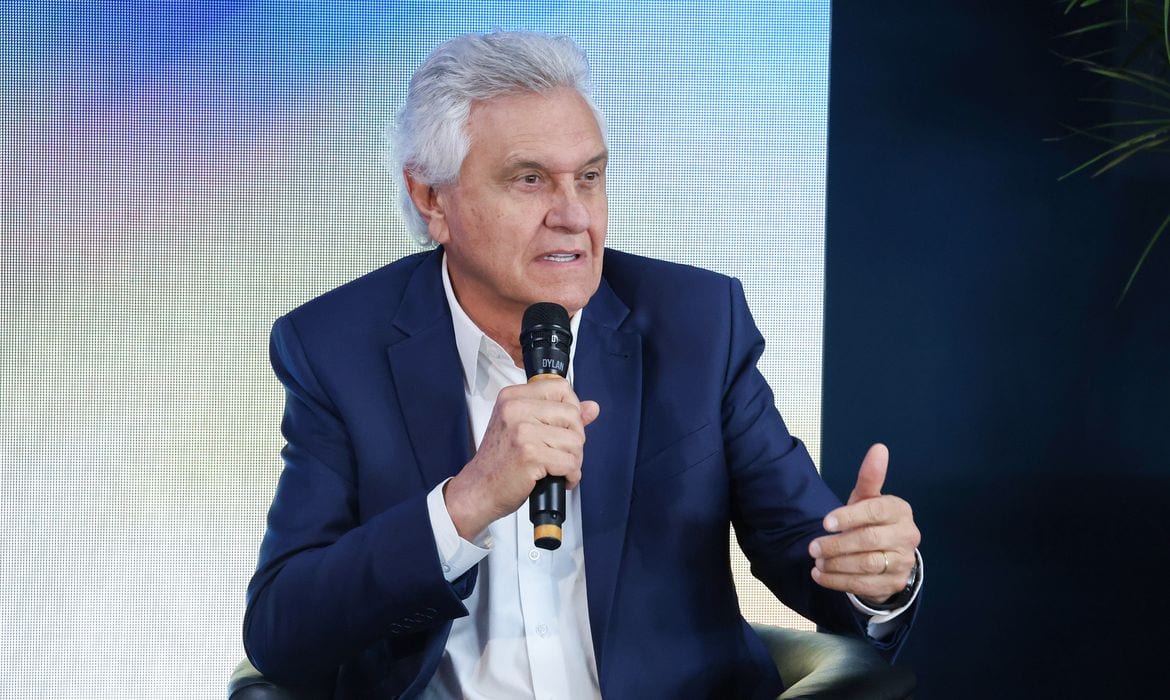 Caiado apresenta plano de 100 páginas com ênfase em segurança e fiscal