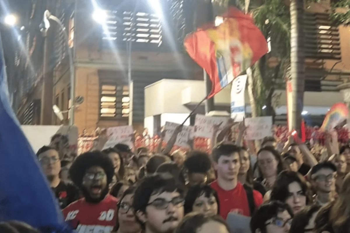 Rua Maria Antônia é fechada após briga entre apoiadores de Lula e Flávio