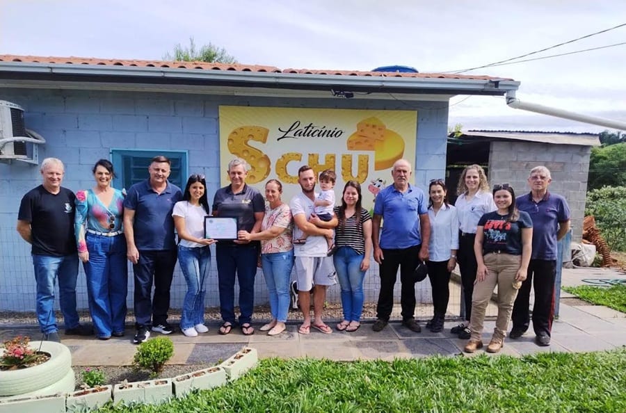 Do leite partilhado entre vizinhas à conquista do SUSAF: a história de sucesso do Laticínio Schu