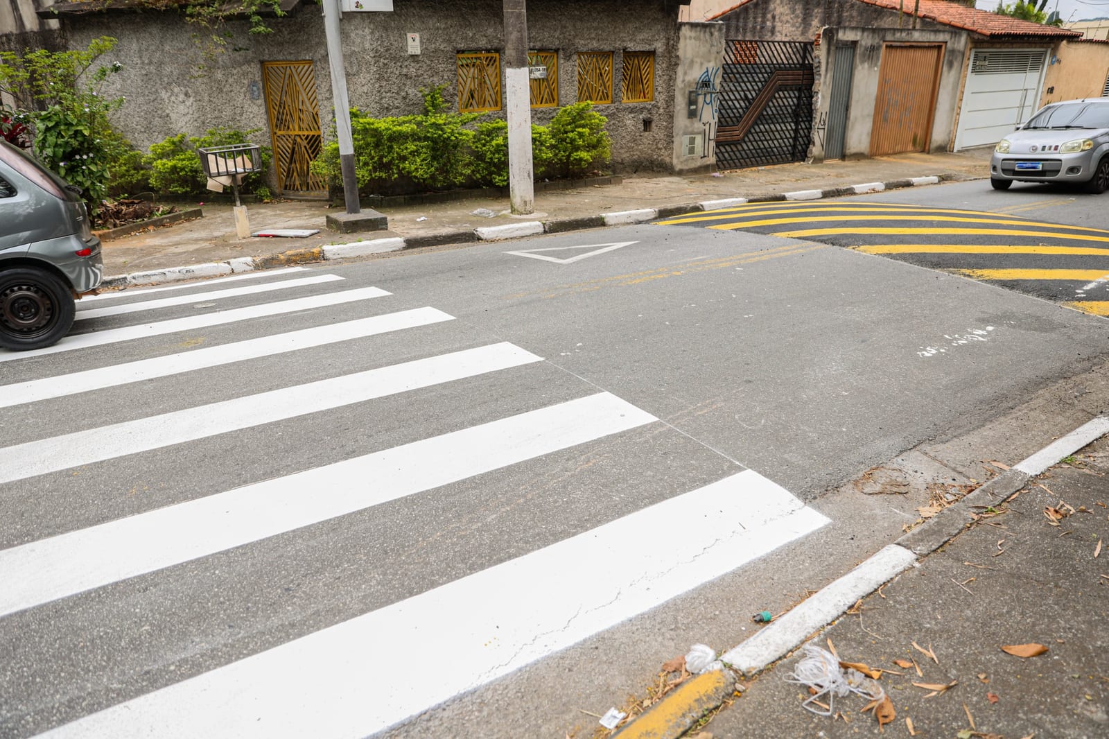 Ferraz reforça segurança viária com atualização da sinalização em diferentes pontos da cidade
