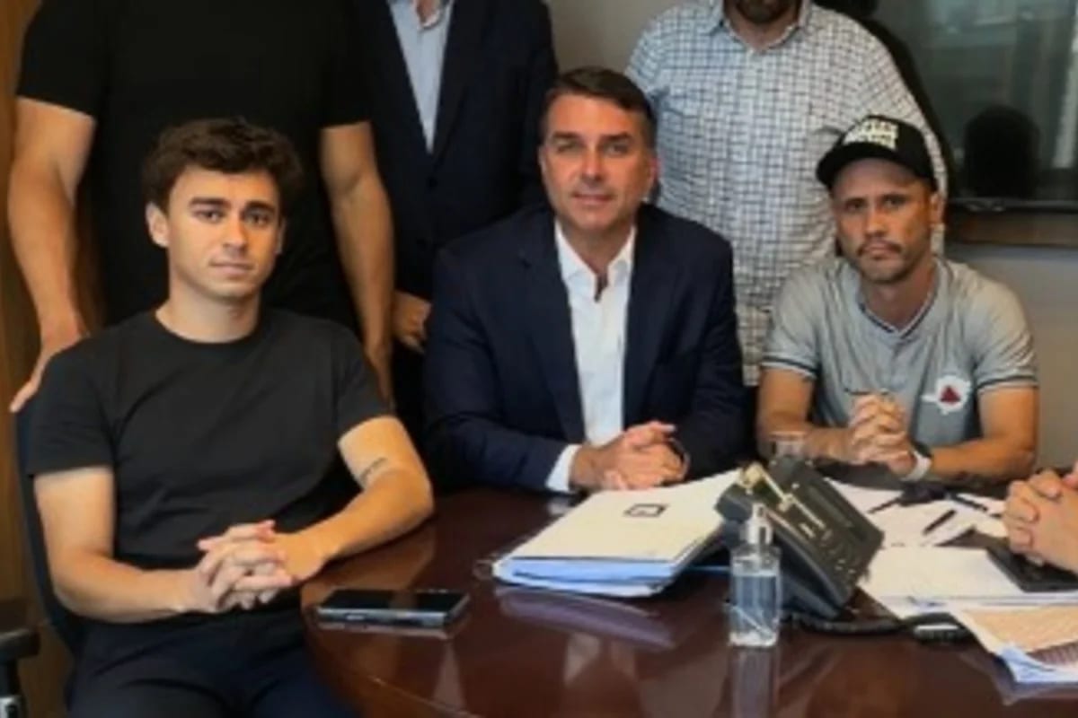 Flávio atribui papéis em MG: Nikolas com redes, Cleitinho com prefeitos