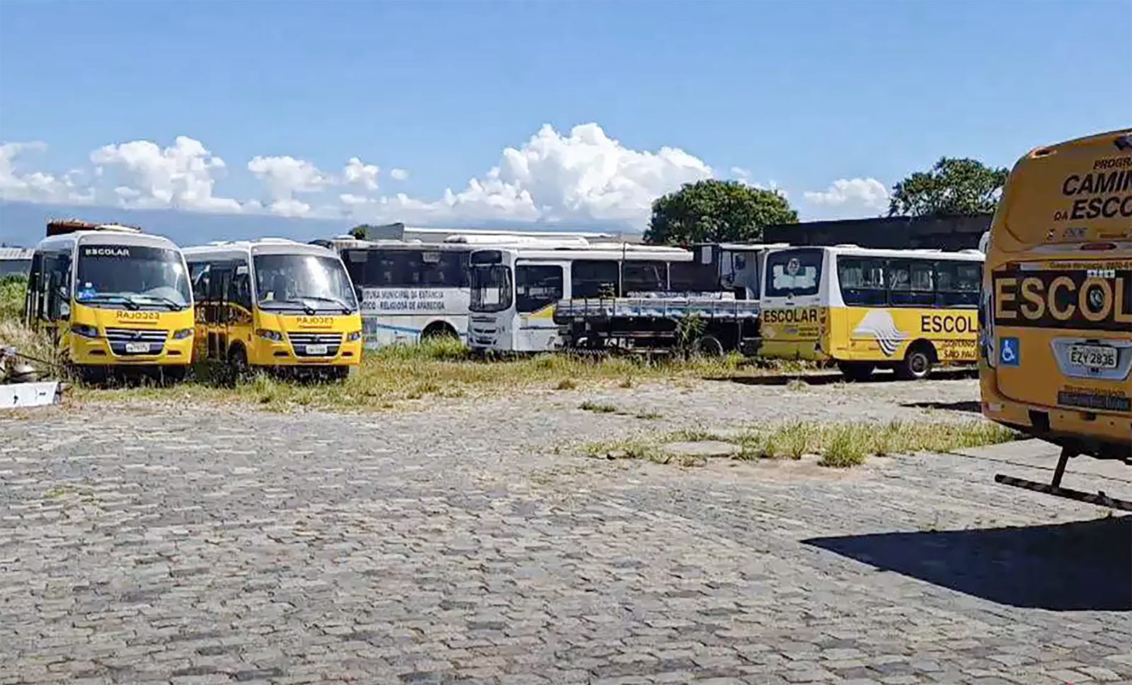 Atrasos no transporte fazem alunos perderem início das aulas em Aparecida